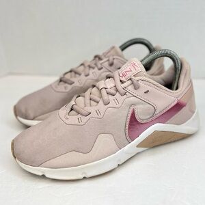 Nike Legend Essential 2 Womens Size 6.5M CQ9545-003 Platinum Violet VGUC. No Box